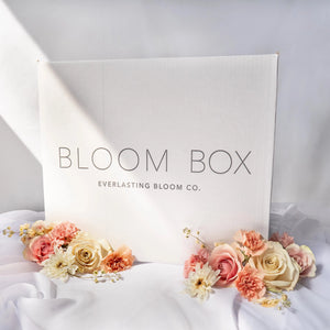 A Bloom Box from Everlasting Bloom Co. including everything needed to safely ship wedding flowers as well as overnight shipping label